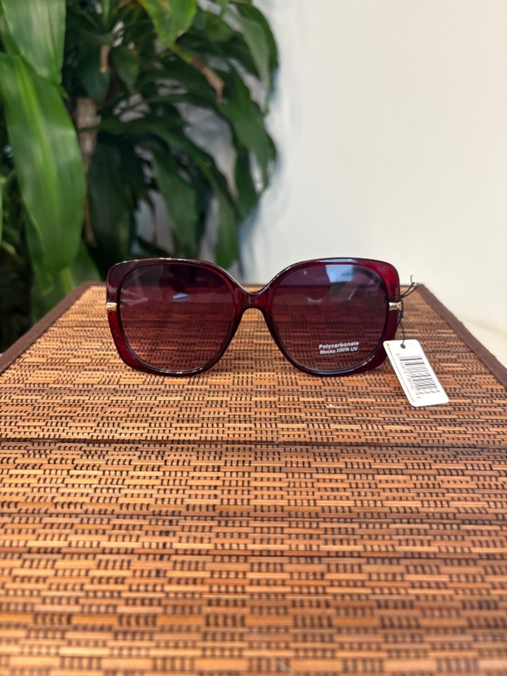Oversized Square Gold Temple Accent Sunglasses (MP25628AP)